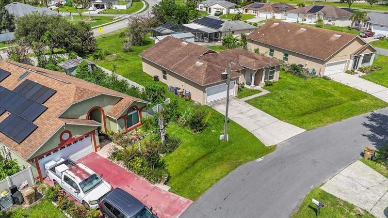 4 bedroom Single Family Residence at 1147 Doncaster Court, Poinciana Village 2 Nbhd 1, Kissimmee — photo 3