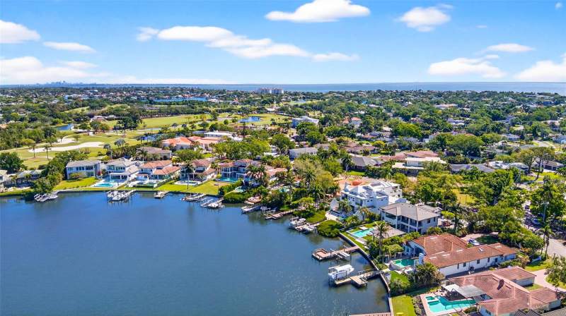 4 bedroom Single Family Residence at 460 Coffee Pot Riviera, Snell Park Ests, St Petersburg — photo 5