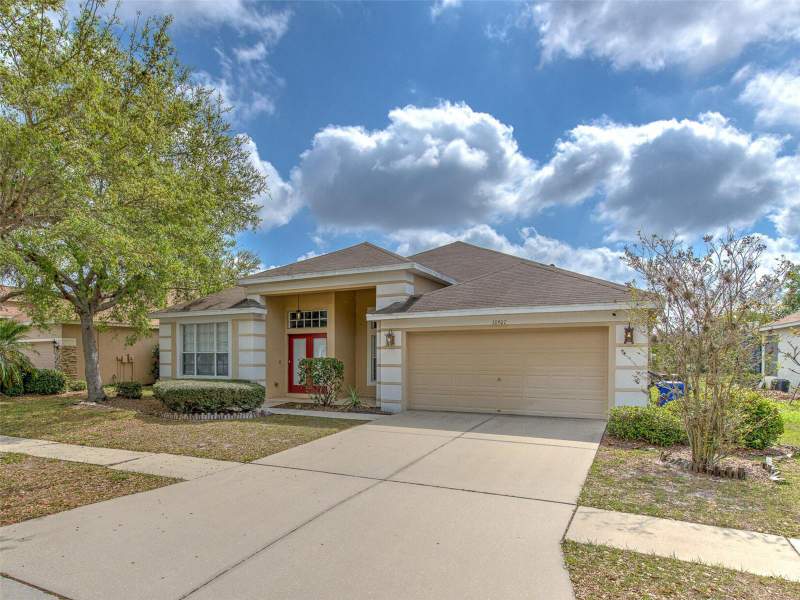 4 bedroom Single Family Residence at 10907 Australian Pine Drive, South Fork Unit 3, Riverview — photo 4