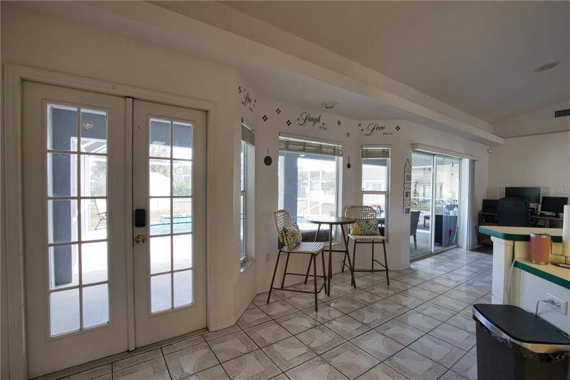 3 bedroom Single Family Residence at 23010 Peachland Boulevard, Port Charlotte Sec 015, Port Charlotte — photo 4