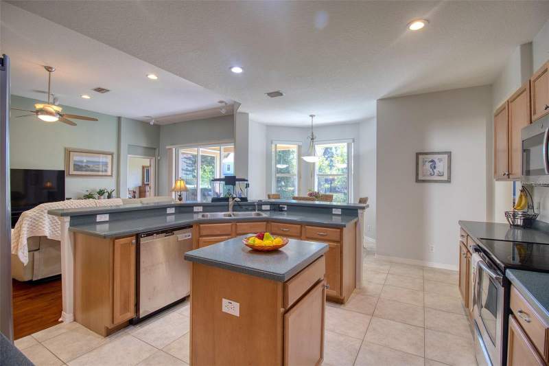 4 bedroom Single Family Residence at 2219 Elizabeth Way, Highland Woods Sub, Dunedin — photo 5