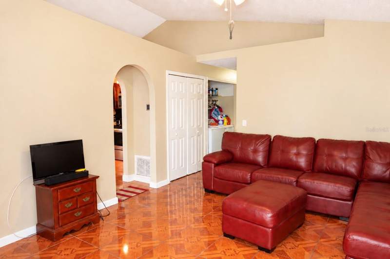 3 bedroom Single Family Residence at 11658 Purple Lilac Circle, Whisper Lakes, Orlando — photo 2