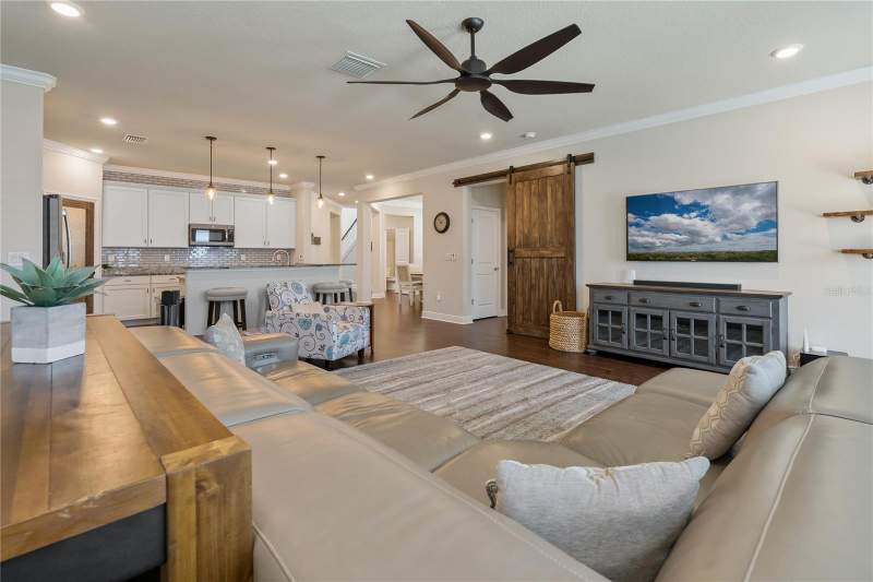 3 bedroom Townhouse at 597 Ozona Village Drive, Ozona Village Of Palm Harbor, Palm Harbor — photo 3