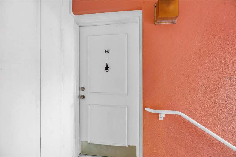 2 bedroom Condominium at 3795 41st Lane #H, Bermuda Bay Beach Condo, St Petersburg — photo 2