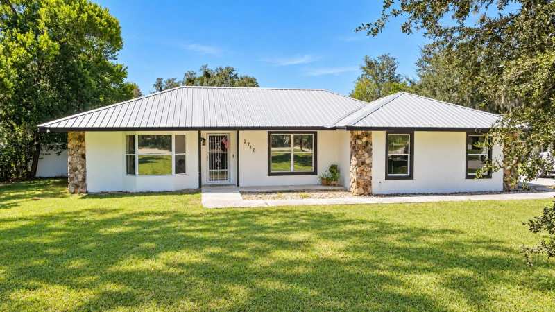 3 bedroom Single Family Residence at 2710 Willow Oaks Drive, Buckhorn Oaks Unit 1, Valrico — photo 1