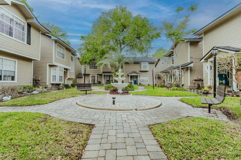 Lakeview VillageCondos for Sale in Orlando, FL