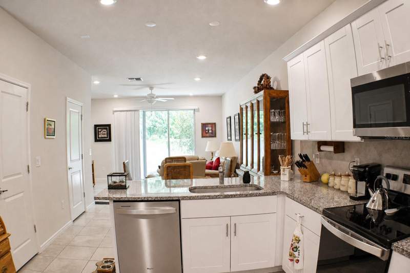 2 bedroom Townhouse at 19657 Shady Oak Drive, Oakstead Tonnbones, Land O Lakes — photo 2