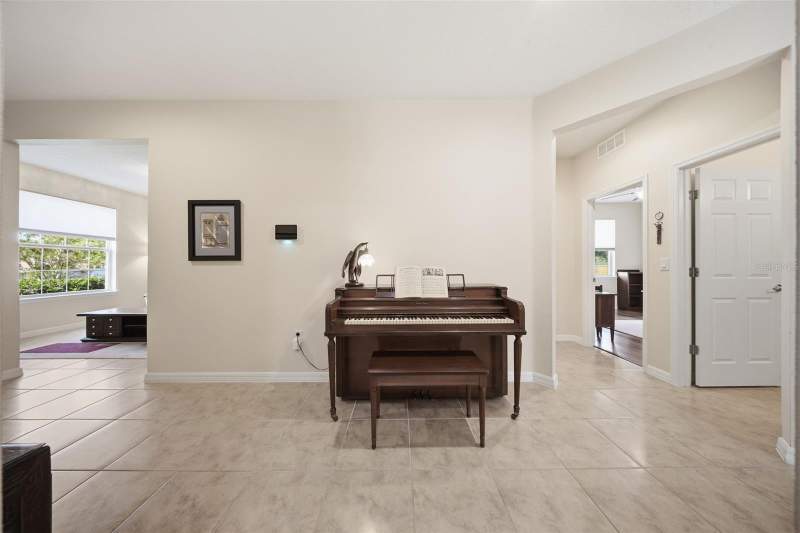 3 bedroom Single Family Residence at 1670 Regal River Circle, Crown Pointe Cove, Ocoee — photo 4