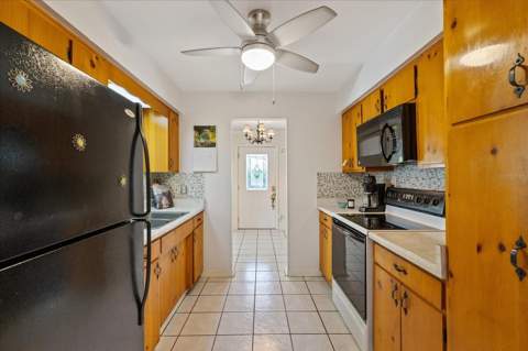 12510 Noreast Lake Drive, Tampa FL - photo 19 of 43