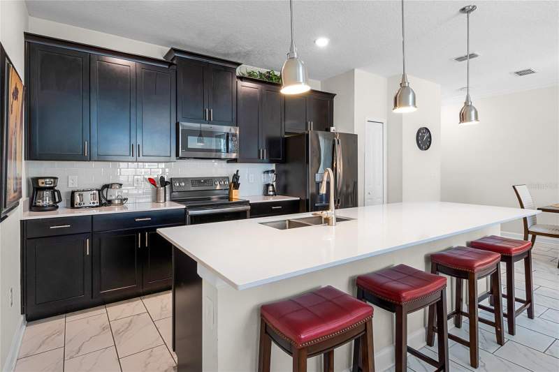 4 bedroom Townhouse at 1224 Challenge Drive, Stoneybrook South North Prcl Ph 5, Davenport — photo 2