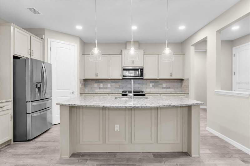 3 bedroom Single Family Residence at 2122 Long Spur, Starkey Ranch Village 2 Phase, Odessa — photo 3