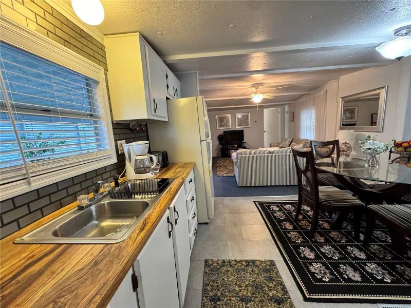 2 bedroom Manufactured Home at 1710 7th Street #2, Ruskin Colony Farms 3rd Add, Ruskin — photo 5