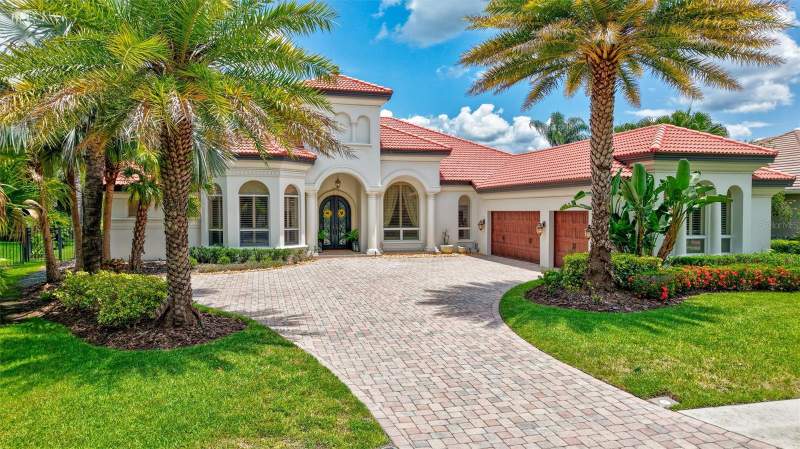 5 bedroom Single Family Residence at 14742 Waterchase Boulevard, Waterchase Phase 2, Tampa — photo 2