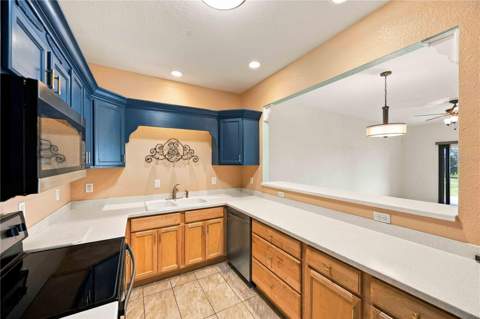 7256 David Boulevard, Port Charlotte FL - photo 9 of 36
