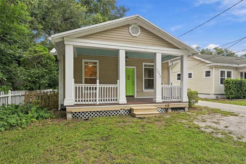 2 bedroom Single Family Residence at 1242 New York Avenue, Dunedin, Dunedin — photo 1
