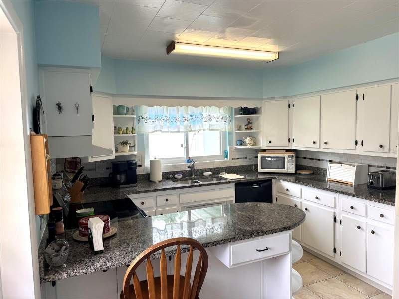 3 bedroom Single Family Residence at 1527 Lakeview Road, Highland Lake Sub 1st Add, Clearwater — photo 3