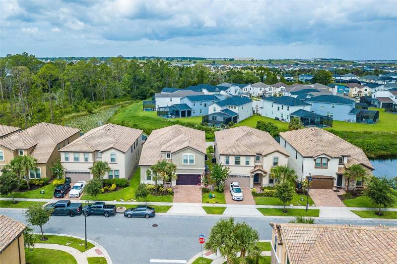 8 bedroom Single Family Residence at 1682 Lima Avenue, Windsor At Westside Ph 2B, Kissimmee — photo 3