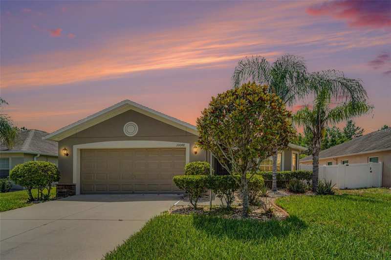 3 bedroom Single Family Residence at 10048 Ives Loop, Briar Oaks Village 01, Hudson — photo 1