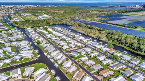 138 S Saint Thomas Circle, Apollo Beach FL - photo 12 of 73
