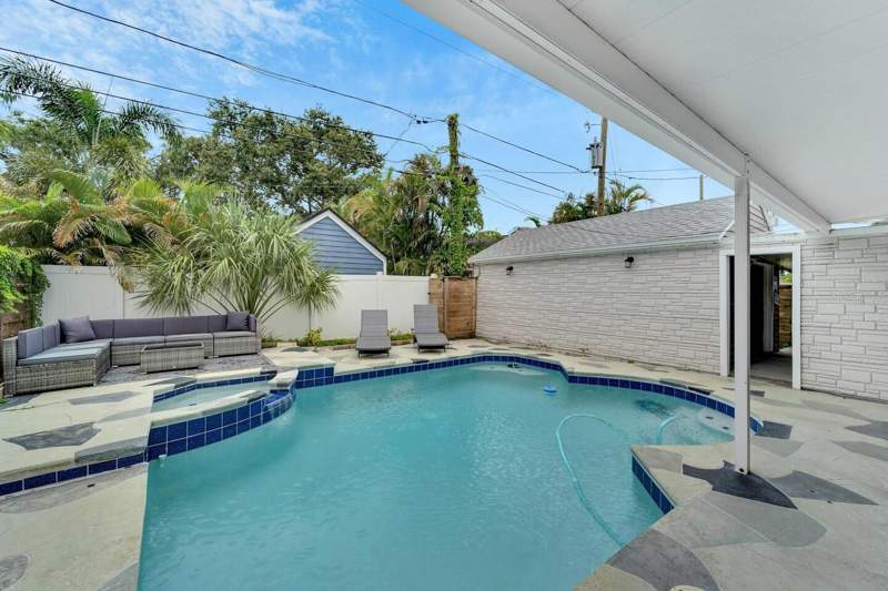 3 bedroom Single Family Residence at 2219 16th Street, Woodlawn, St Petersburg — photo 3
