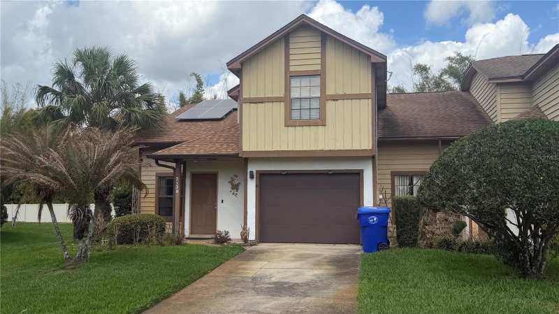 2 bedroom Townhouse at 2139 Balboa Way, Royale Bermuda Twnhs, Kissimmee — photo 1