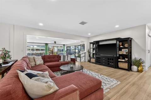 8450 Flagstone Drive, Tampa FL - photo 17 of 47