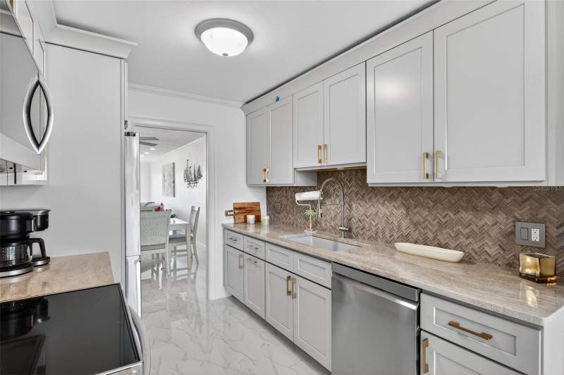2 bedroom Villa at 427 Boca Ciega Point Boulevard, Boca Ciega Point East, St Petersburg — photo 5