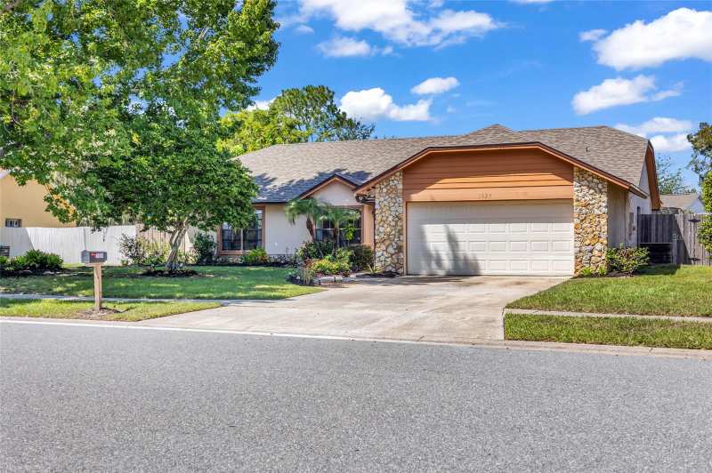 3 bedroom Single Family Residence at 1024 Dinero Drive, Sunrise Estates Unit 2, Winter Springs — photo 1