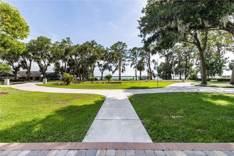 4 bedroom Single Family Residence at 32834 Lakeshore Drive, Fairview Sub, Tavares — photo 3