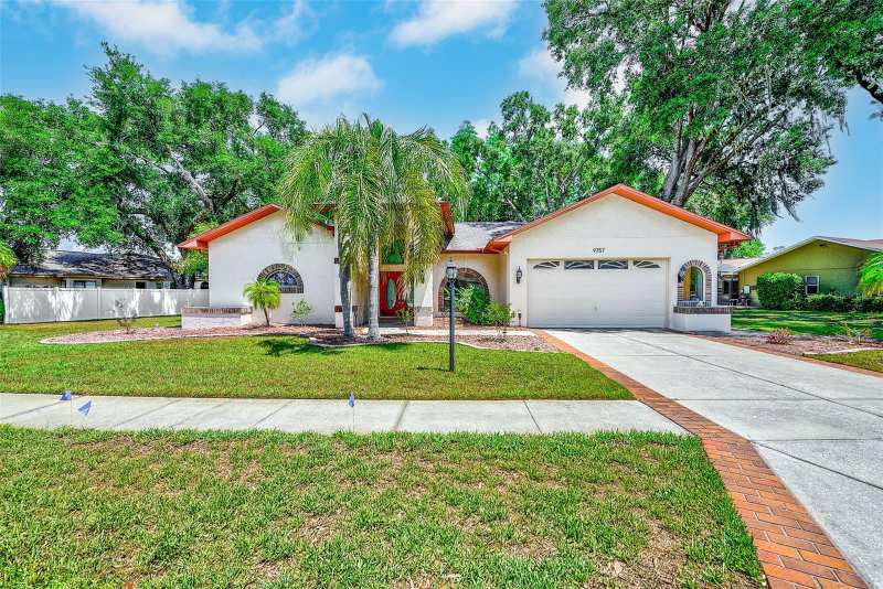 3 bedroom Single Family Residence at 9757 Hermosillo Drive, Hunters Ridge, New Port Richey — photo 1