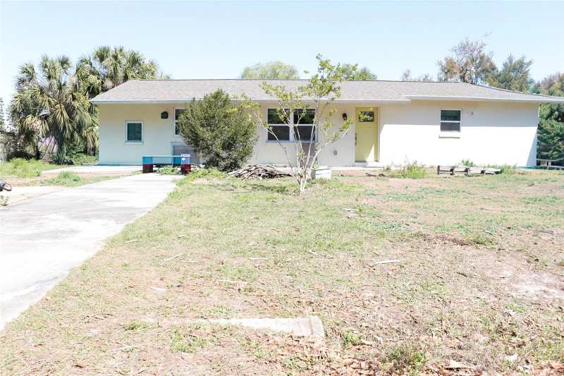 3 bedroom Single Family Residence at 1610 SE 2nd Street, Fairmont Park, Ruskin — photo 1