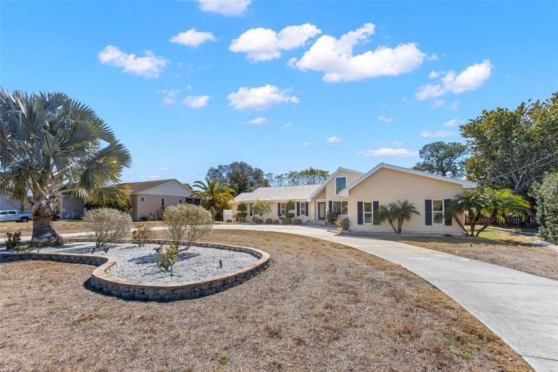 4 bedroom Single Family Residence at 2138 Bayou Drive, Baileys Bluff Estates, Holiday — photo 5