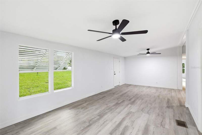 2 bedroom Manufactured Home at 403 Acorn Circle, Fruitland Park Oaktree Terrace Sub, Fruitland Park — photo 4