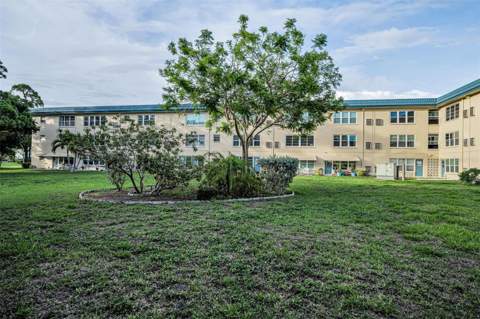 5750 80th Street #D101, St Petersburg FL - photo 23 of 27