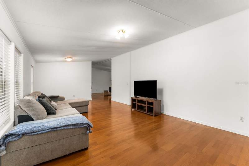 4 bedroom Manufactured Home at 13519 SW 89th Terrace, Rolling K, Archer — photo 5