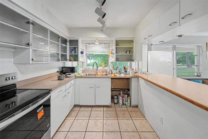 3 bedroom Single Family Residence at 6415 2nd Avenue, Lake Pasadena Development Blk A, Lot 7, St Petersburg — photo 2
