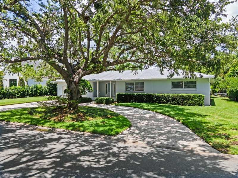 4 bedroom Single Family Residence at 1541 Flower Drive, Harbor Acres, Sarasota — photo 1