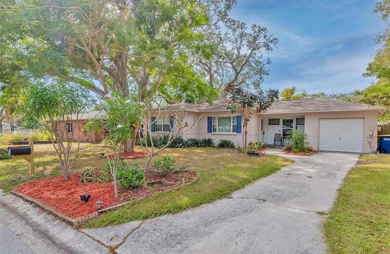 4 bedroom Single Family Residence at 1008 Chester Drive, Sirmons Heights 1st Add, Clearwater — photo 1