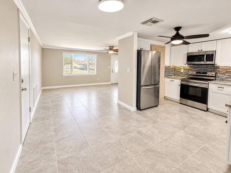 3 bedroom Single Family Residence at 4033 Newcastle Drive, Beacon Square, New Port Richey — photo 4