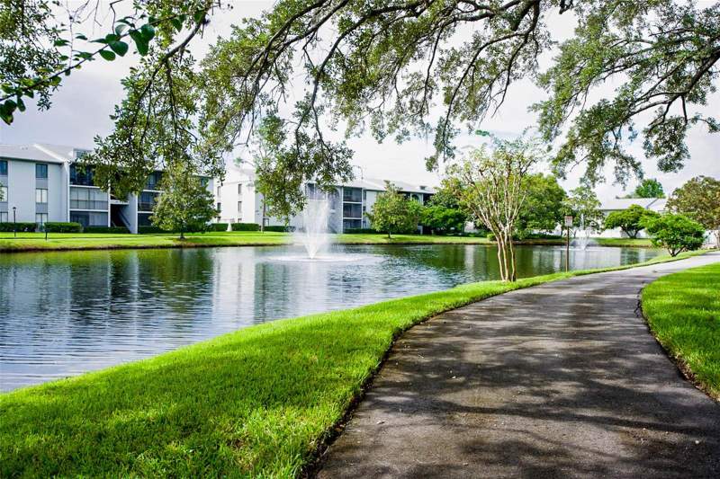 2 bedroom Condominium at 1228 S Pine Ridge Circle #H2, Pine Ridge Club Village 1 Ph 10 Bldg 12, Sanford — photo 2