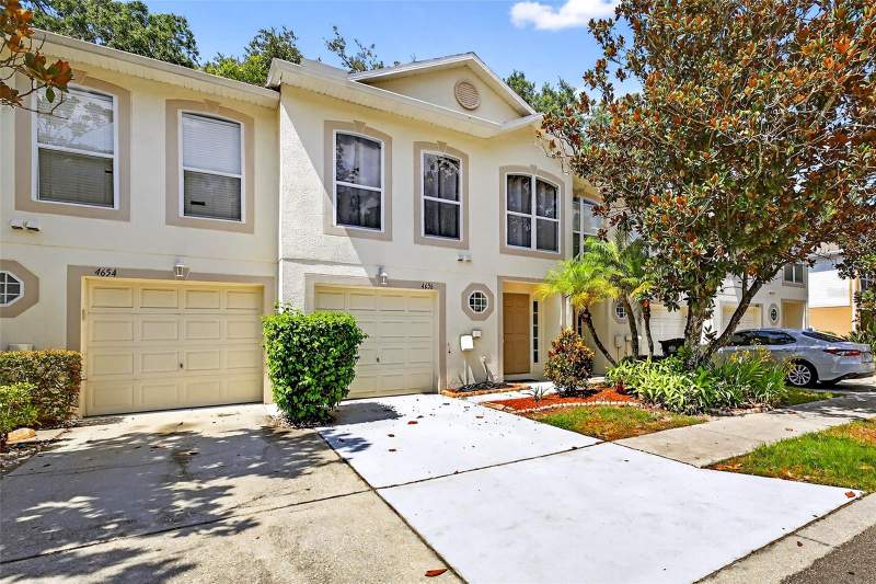 Ashburn Square Townhomes