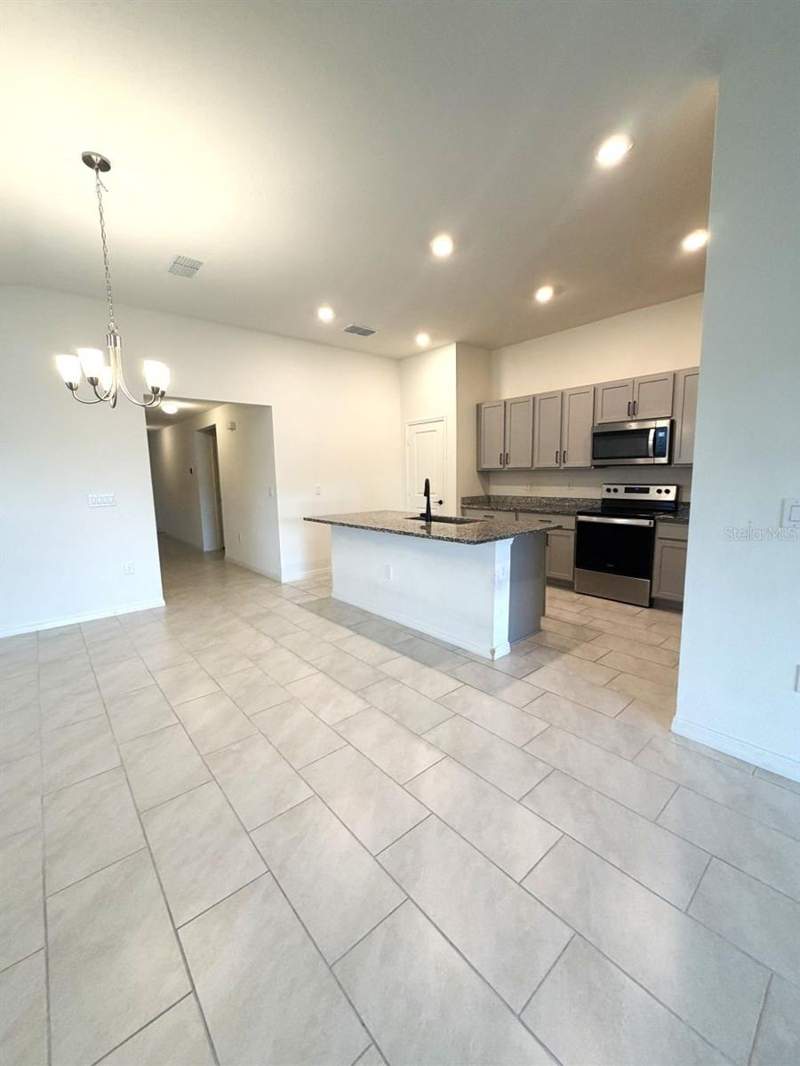 4 bedroom Single Family Residence at 925 Overpool Avenue, Bellaviva Ph 1, Davenport — photo 2
