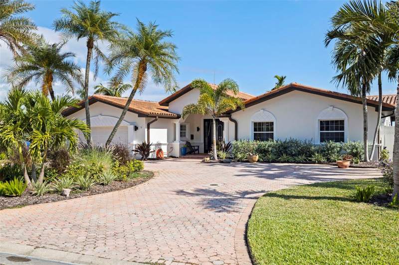 3 bedroom Single Family Residence at 7827 9TH AVENUE, SOUTH CSWY ISLE YACHT CLUB ADD, ST PETERSBURG — photo 2