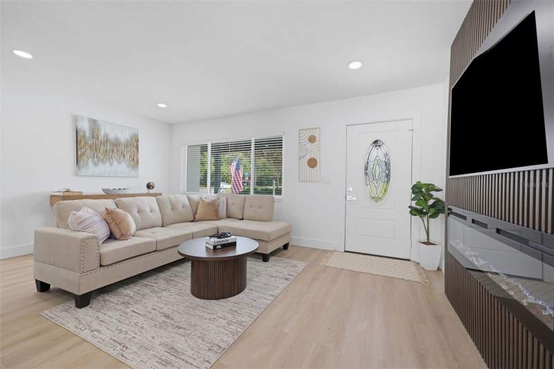 4 bedroom Single Family Residence at 1300 S Hillcrest Avenue, Brookhill, Clearwater — photo 5