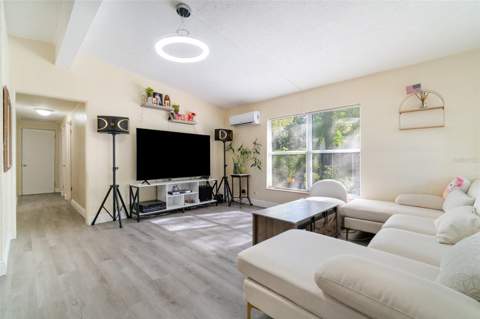 306 Fairmont Drive, Sanford FL - photo 9 of 28