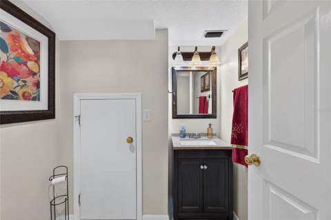 10818 Brickside Court, Riverview FL - photo 8 of 50