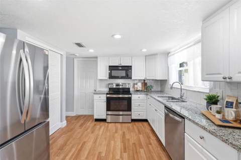 8233 Redfield Drive, Port Richey FL - photo 17 of 52