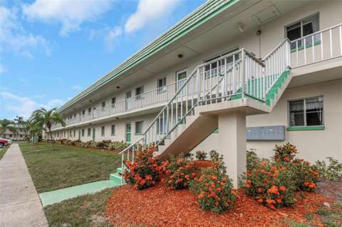 2001 Greenbriar Boulevard #17, home for sale on Greenbriar Boulevard
