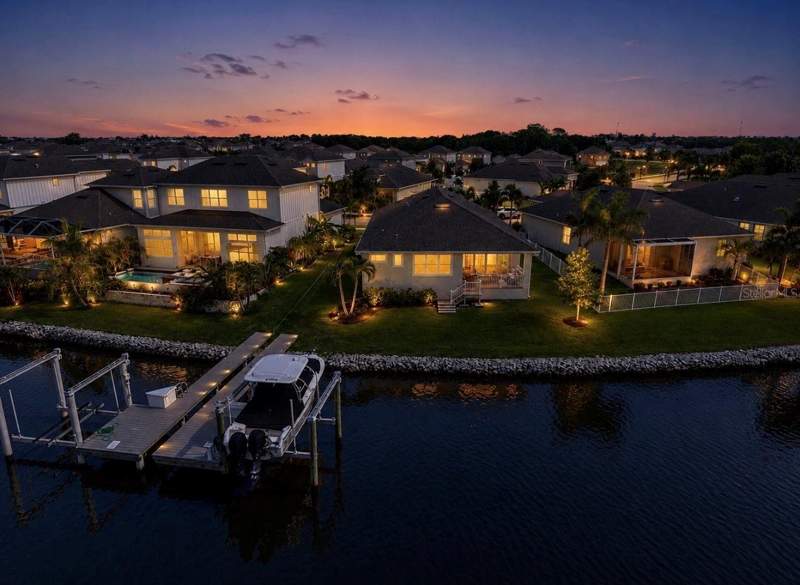 4 bedroom Single Family Residence at 5347 Wishing Arch Drive, Mirabay Prcl 8, Apollo Beach — photo 2