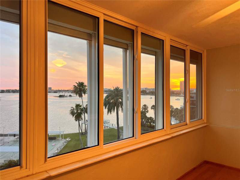 2 bedroom Condominium at 1868 Shore Drive #607, Shore Towers Bldg, South Pasadena — photo 2